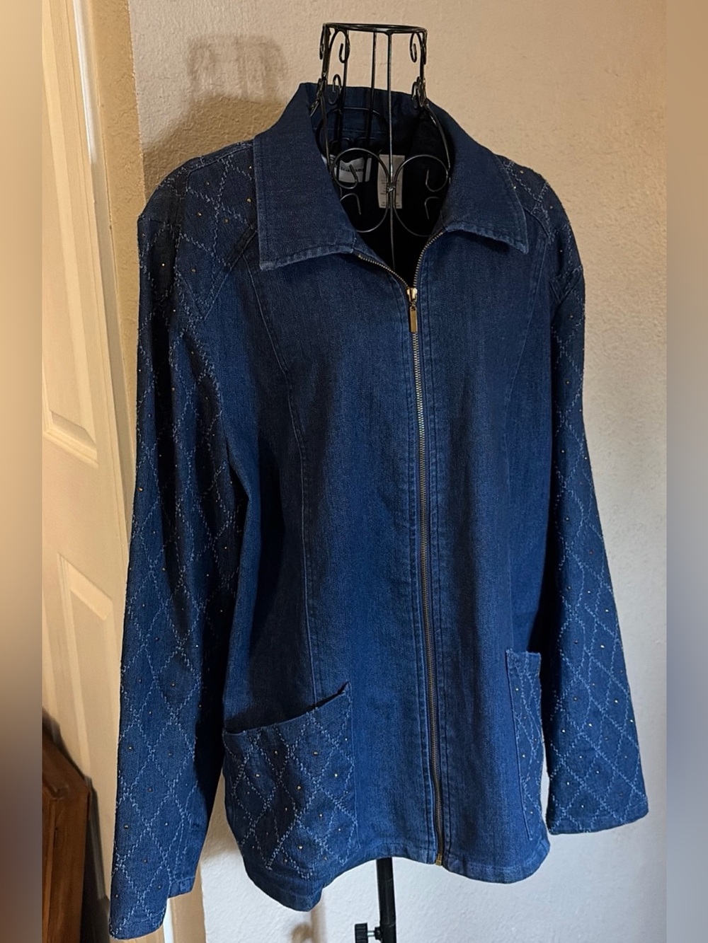 Alfred Dunner Woman’s Size 18 Quilted Studded Denim Zip-Up Jacket